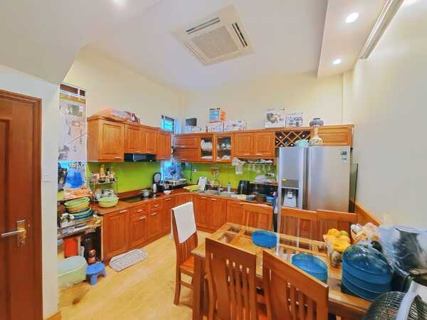 Chính chủ cần bán gấp nhà 45m2 phố Chùa Láng, nhà kinh doanh tốt 5 tầng 3 phòng ngủ