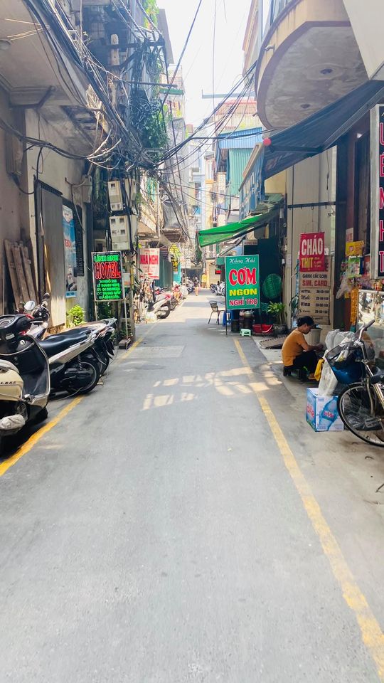 Bán ngôi nhà ngõ 266 Lê Thanh Nghị giá siêu rẻ chỉ 10,5 tỷ cho 76m2