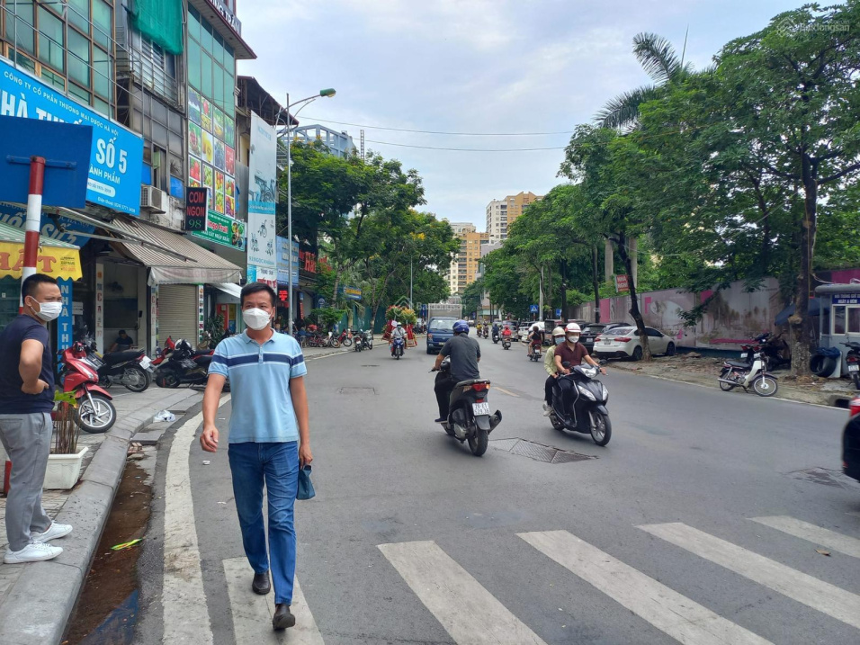 Bán nhà ngõ 4 Duy Tân Cầu Giấy mặt tiền 5m giá 7 tỷ