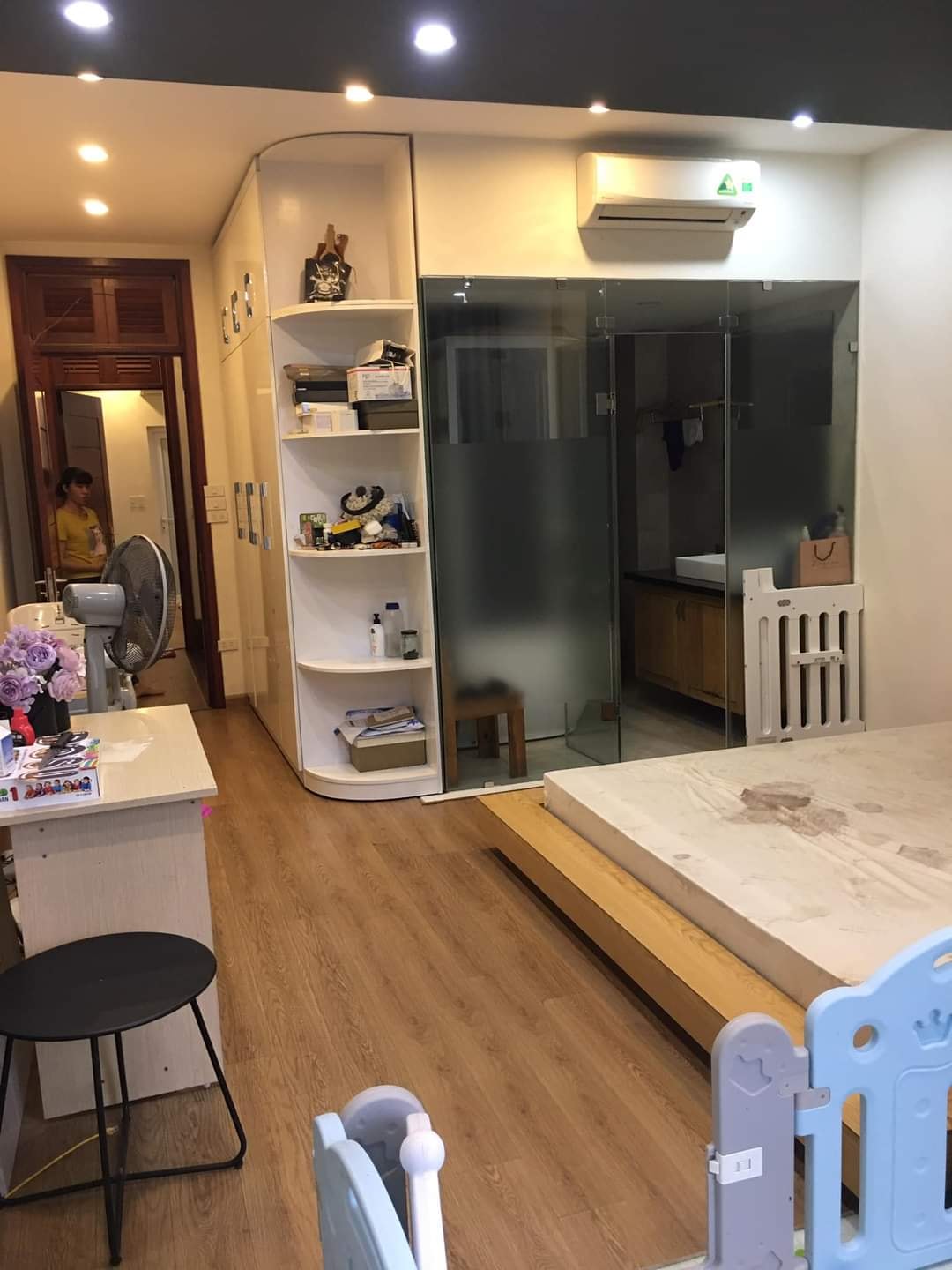 Bán nhà ngõ 91 Chùa Láng mặt tiền 5m, tặng đầy đủ nội thất