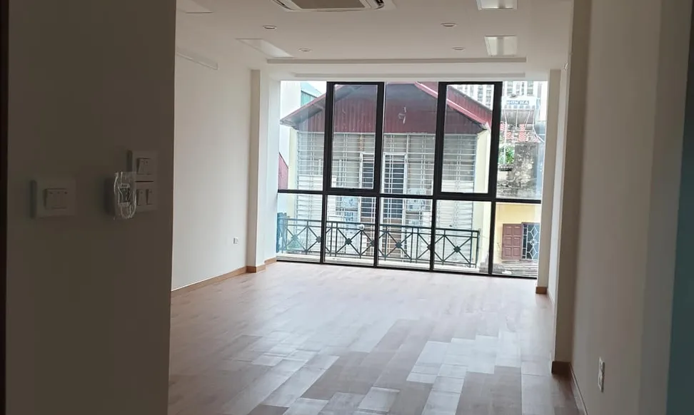 CHÍNH CHỦ NHỜ BÁN PHÂN LÔ NGHĨA ĐÔ, Ô TÔ TRÁNH, VỈA HÈ 2 BÊN, 54M2, MT5M, Ở, KD CHỈ 12 TỶ.