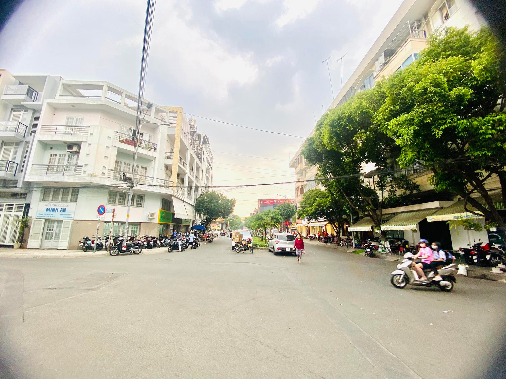 Bán MẶT TIỀN KD KHU PHAN XÍCH LONG PN- NGANG LỚN 5m- 4 TẦNG- CHỈ 13 TỶ x