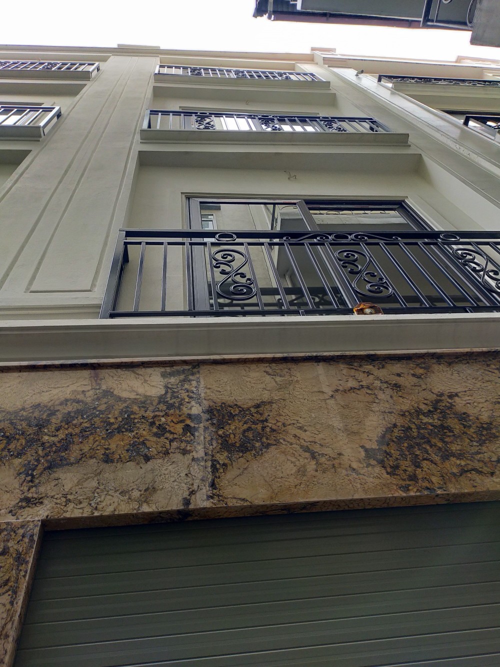 Bán nhà riêng phố Nguyễn Văn Cừ, Long Biên. 30m2 x 5 tầng, ngõ đẹp. LH: Địa Thủy Sư Trần Thọ