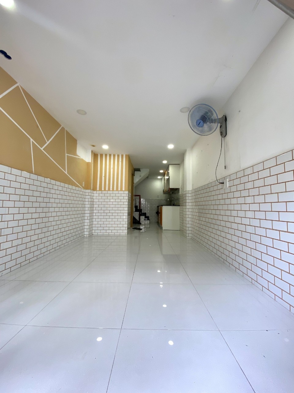 Bán Gấp Nhà Đẹp Thành Mỹ, Tân Bình, 3 Tầng, Không Lộ Giới , Giá Rẻ Chỉ 3 Tỷ 98