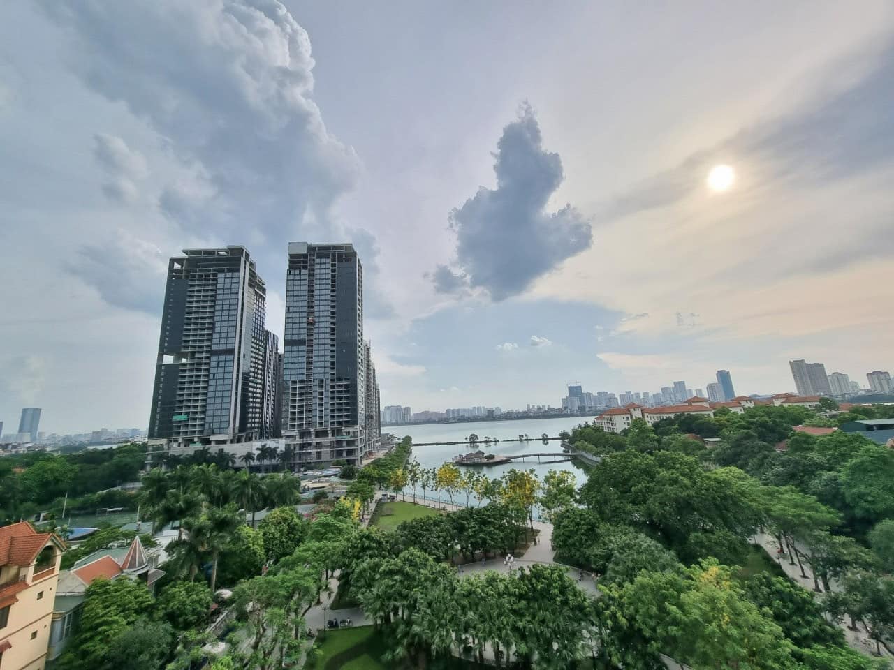 Cần Bán Mặt Phố,Mặt Hồ Tây-Vị Trí Vàng Quận Tây Hồ-Tây Nhiều Hơn Ta, Mặt Tiền 9M,5 Tầng Giá Thoả Thuận