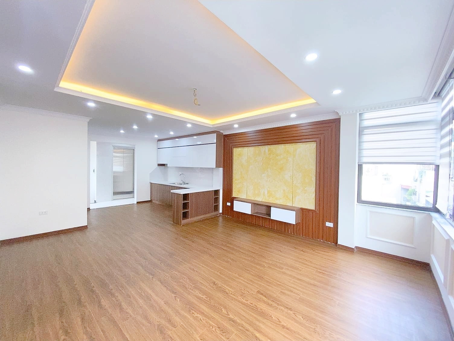 Bán nhà Láng Hạ 55m Phân lô Thang máy Ô tô vào nhà Giá tốt