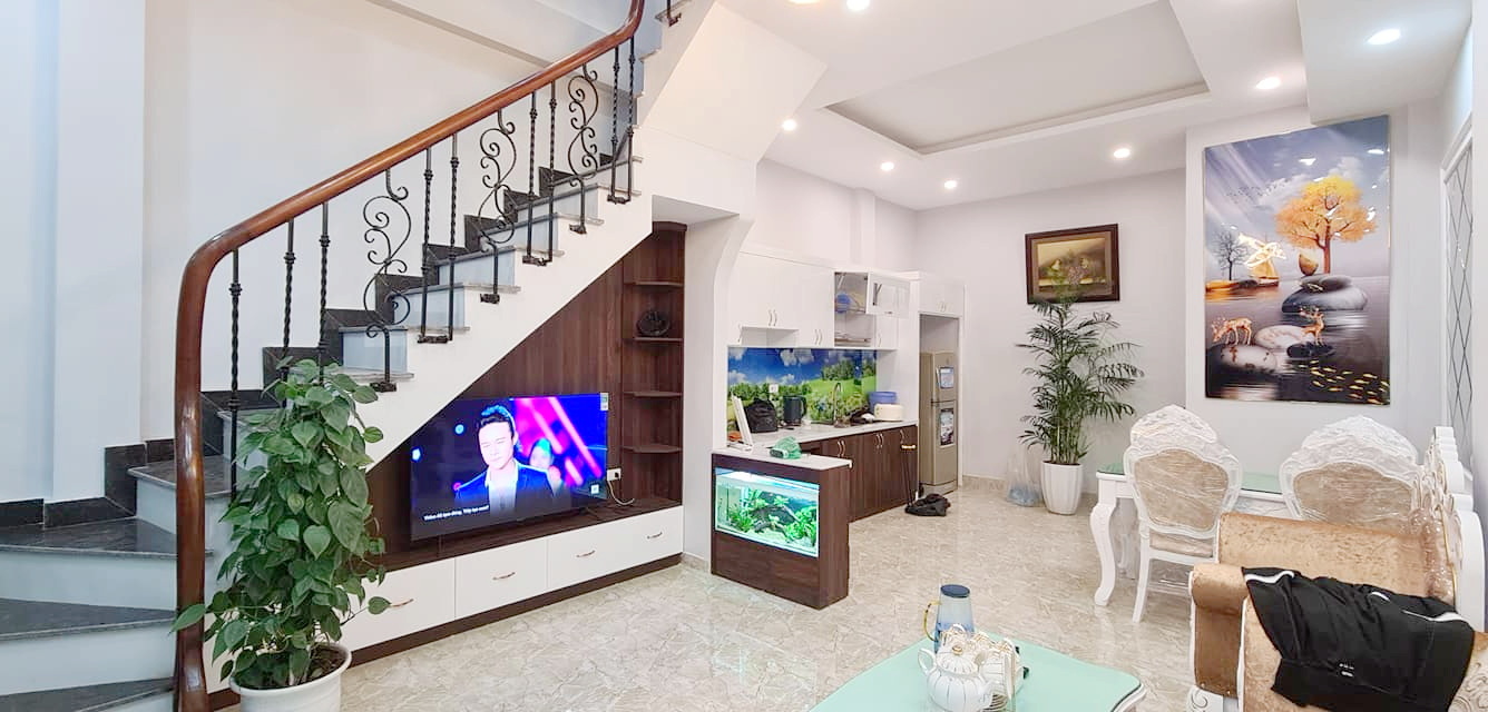 Bán nhà Phương Mai 45m Ô tô đỗ cửa 2 thoáng Tặng Nội thất Ở sướng