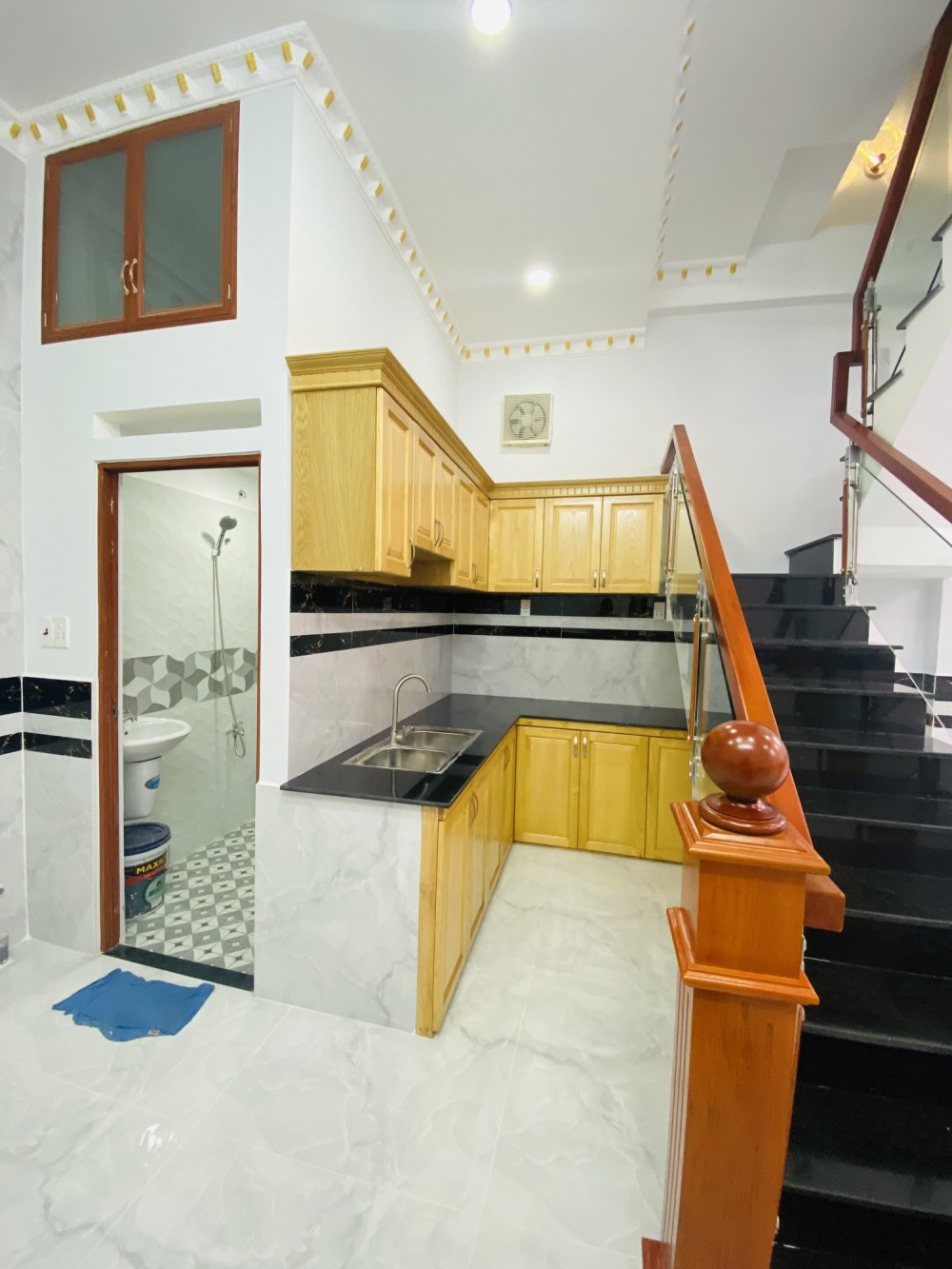 BÁN NHÀ BÌNH TÂN 45m2 MT ĐƯỜNG SÁT TÂN PHÚ 3 TẦNG NHỈNH 4 TỶ