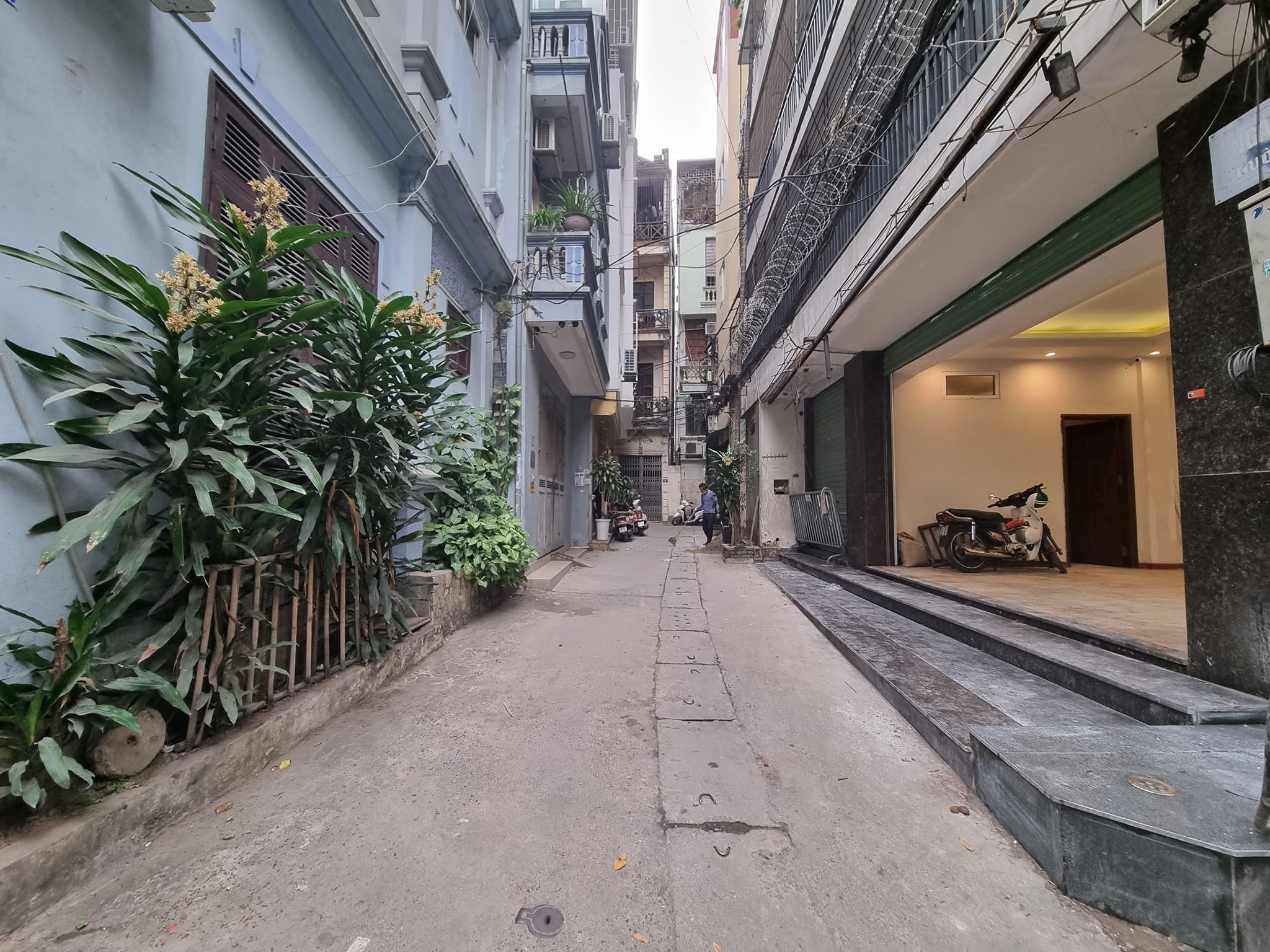 Cho thuê mặt bằng T1 ngõ ô tô Đào Tấn, Ba Đình, 120m2, 40tr/tháng.