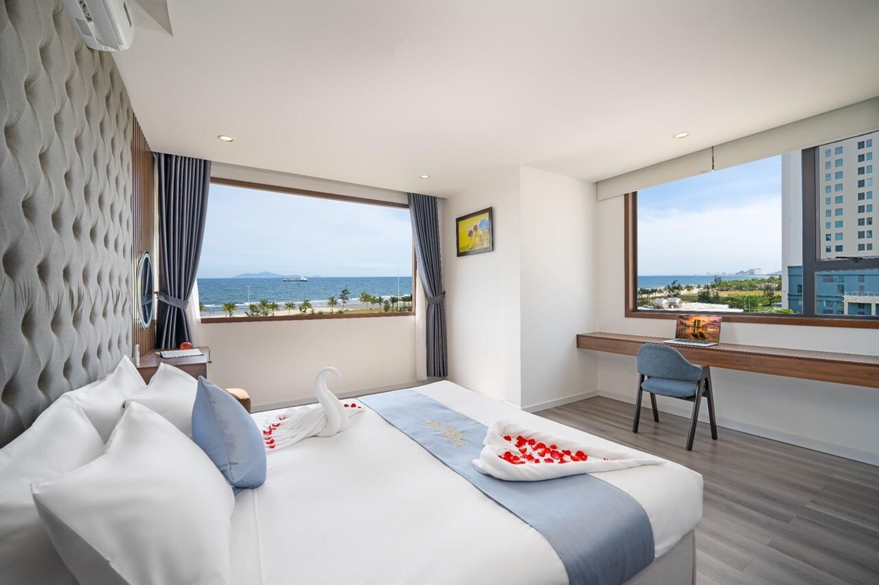 Bán toà Khách sạn mặt tiền đường Phước Trường, Sơn Trà, 5 tầng thang máy, 240 m2, Ô tô đỗ, gần biển Phạm Văn Đồng.