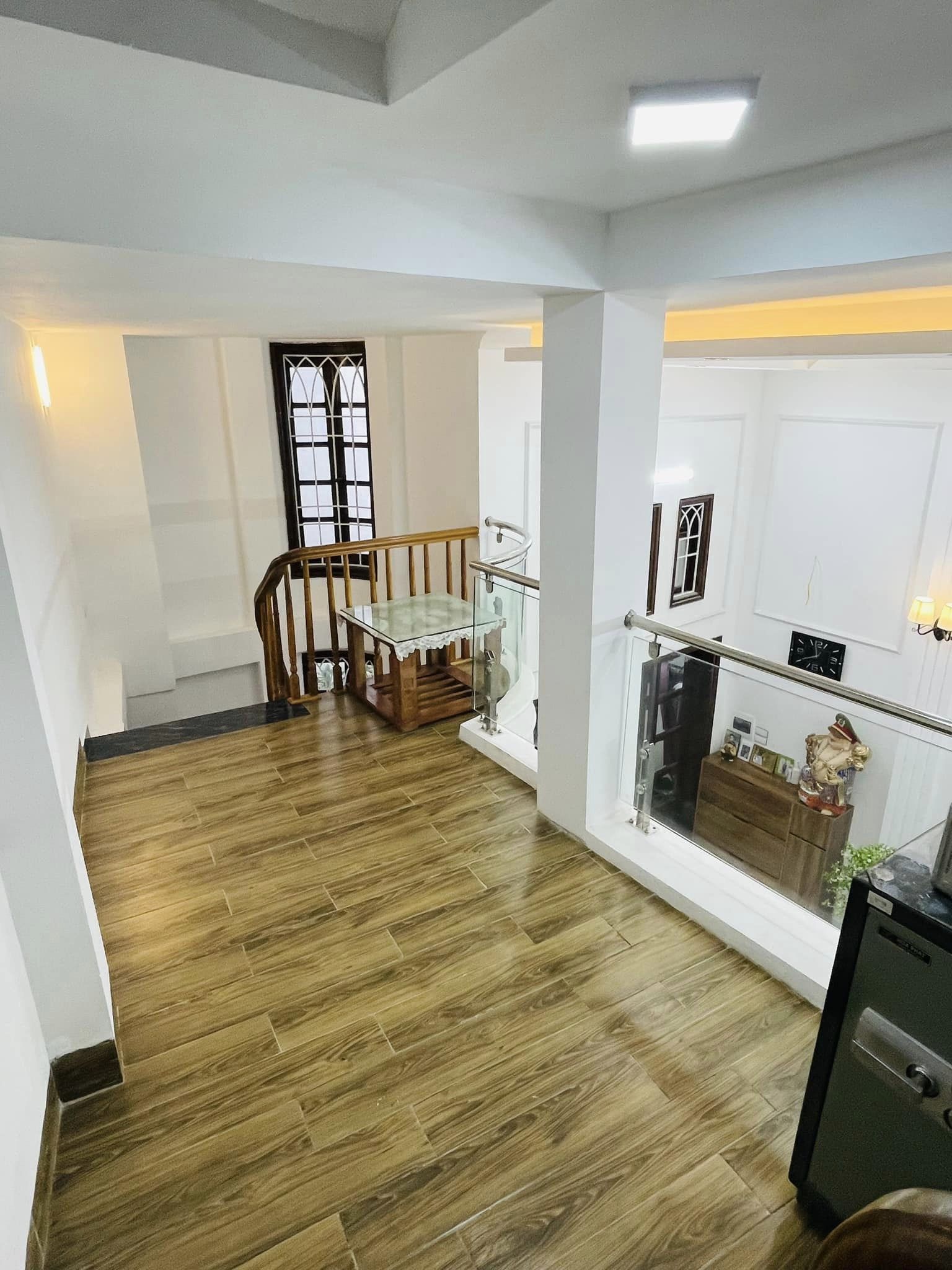 Bán nhà, biệt thự mini 41m2 x 5T, mặt tiền tận 4,6m ngõ nông, rộng, có sân Đống Đa