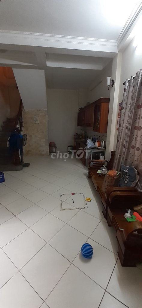 Cần cho thuê nhà trong ngõ 3,5 tầng, Võ Chí Công (gần Chợ Bưởi)