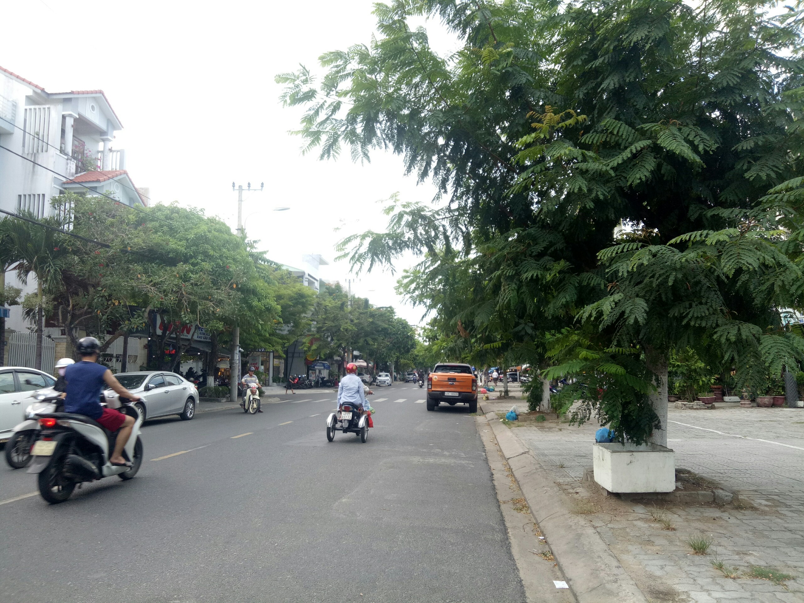 Nhà 4 tầng mặt tiền Lê Thanh Nghị - DTĐ: 81 m2