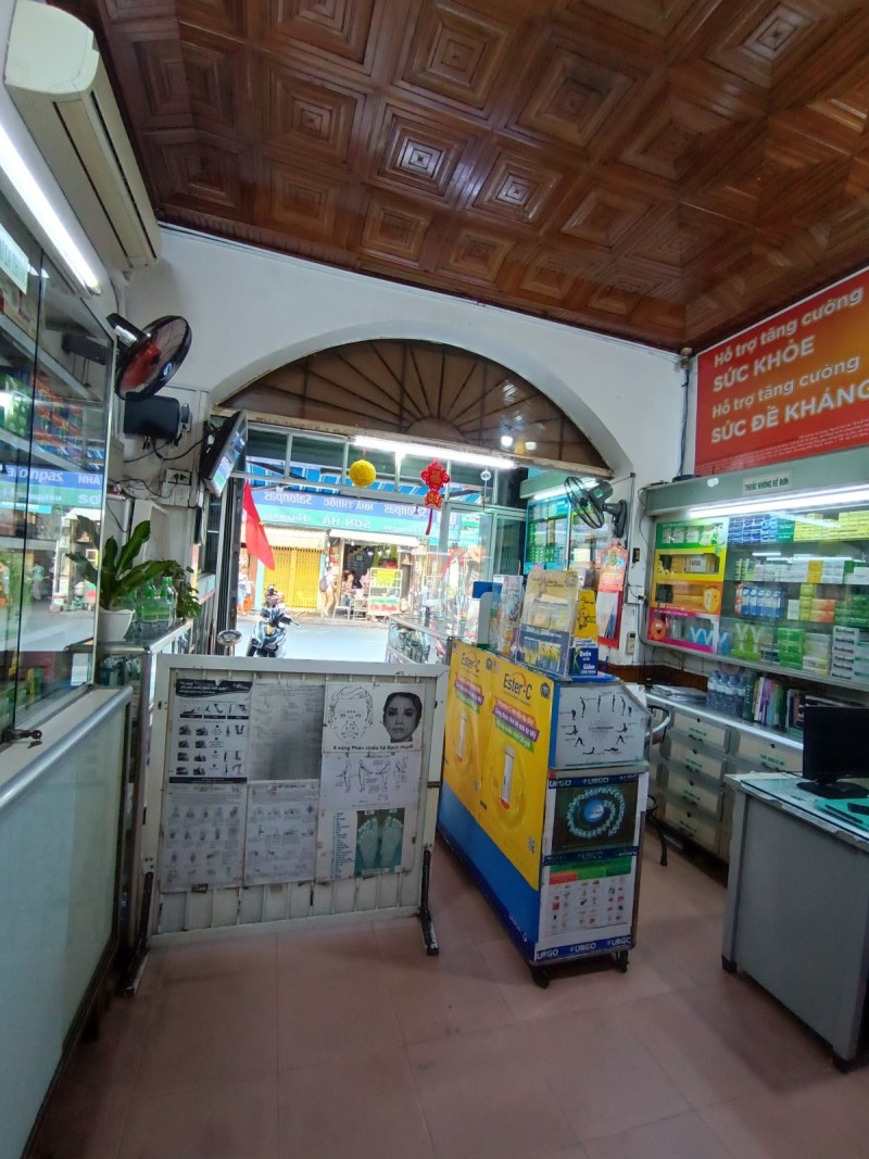 Bán nhà mặt tiền, gần Trần Hưng Đạo, Quận 5, 68m2, ngang 4m, giá rẻ