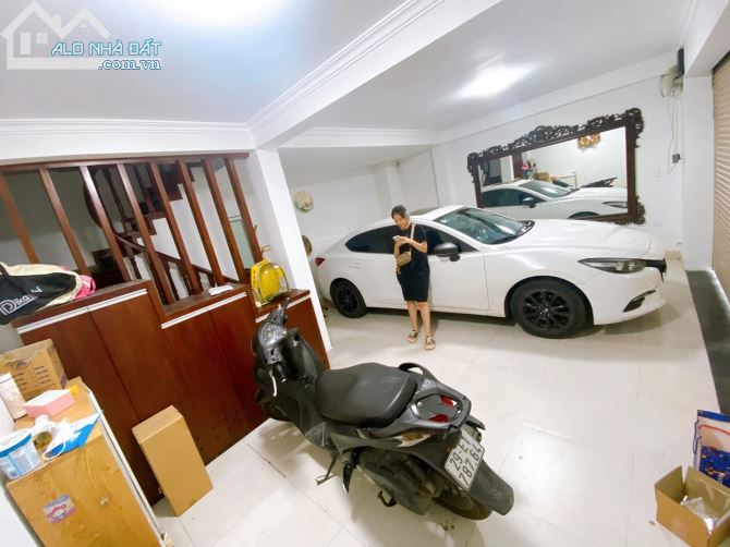 Bán Nhà Láng Đống Đa, Đẹp Như Khách Sạn, Nội Thất Tiền Tỷ, Gara Oto, 3 Thoáng Ở Sướng, 40m2x6,5m 6 Tầng 9,5 Tỷ