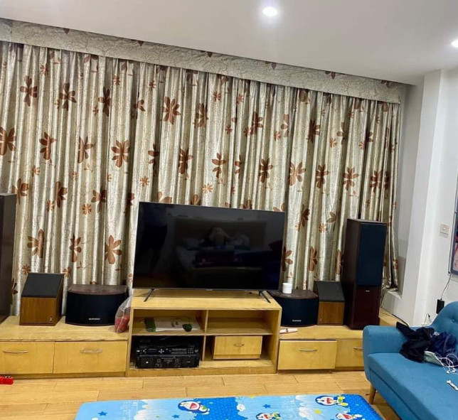 Bán nhà 32m2x5T, MT rộng, ô tô đỗ cửa, kinh doanh tại Giảng Võ, Đống Đa, 6,3 tỷ TL