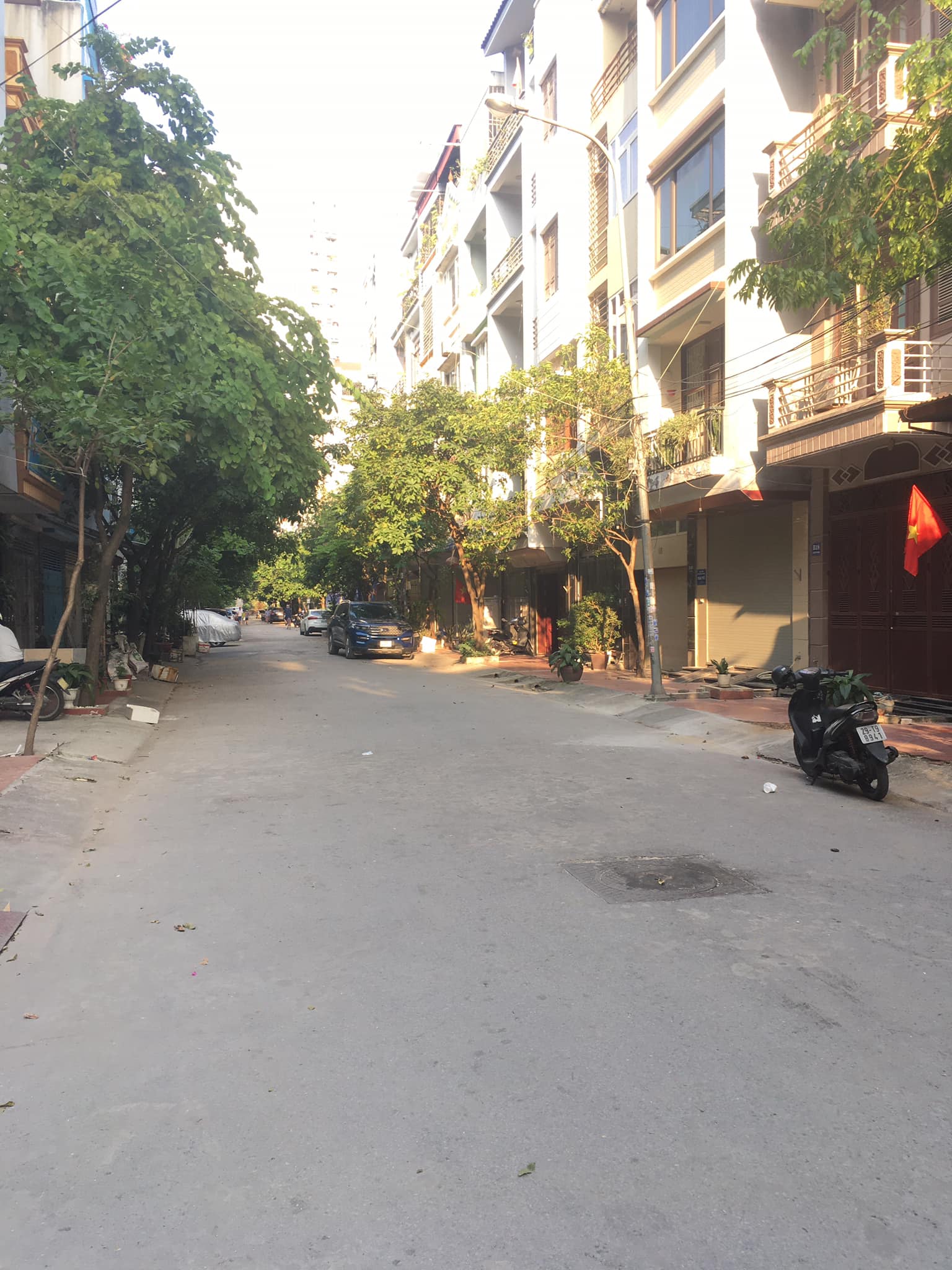 BÁN ĐẤT NGÃ TƯ SỞ 68M, MT6M, PHÂN LÔ, GẦN PHỐ, Ô TÔ 24/7, 6TỶ 2, SĐCC