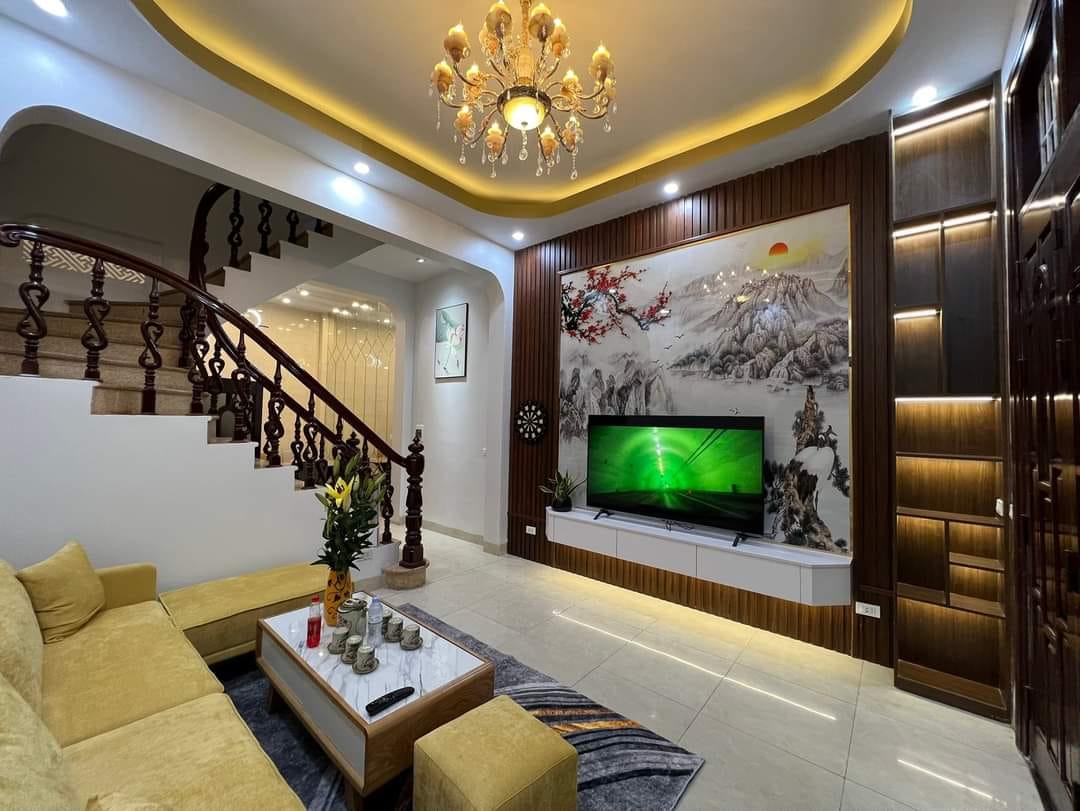 Bán nhà mới 35m x4T, tại Hào Nam, Đống Đa, full nội thất cao cấp, 4.9 tỷ có TL