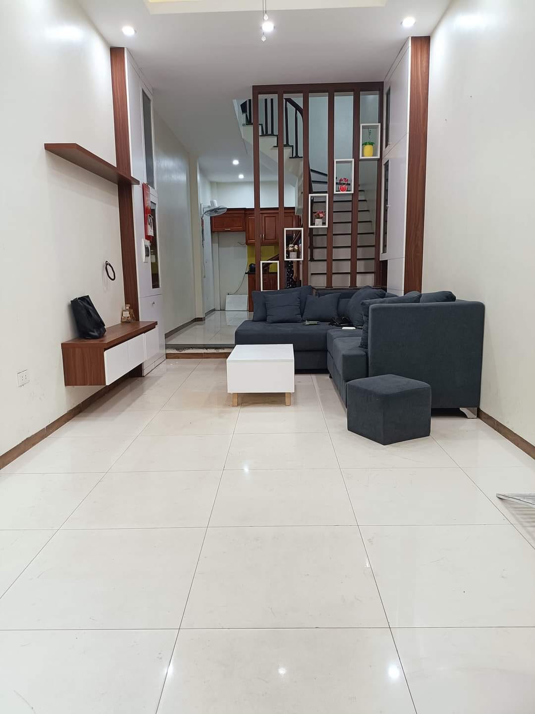 Siêu Phẩm 42M2 Đẹp FULL Nội Thât - Ngõ Thông Thoáng - Tiện Ích Ngập Tràn, Ô tô, Kinh Doanh