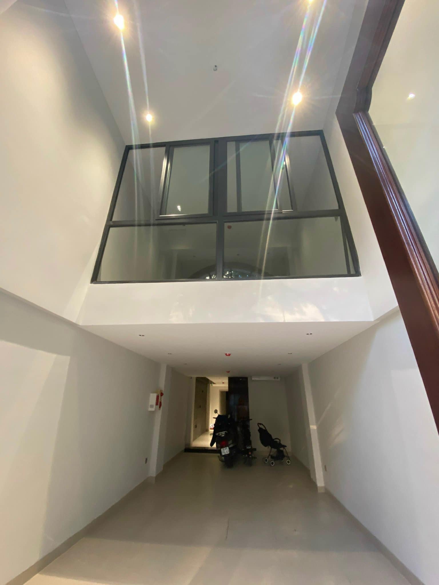 Cho thuê nhà mặt phố Mai Hắc Đế, 76m x 5T, 50tr/tháng.