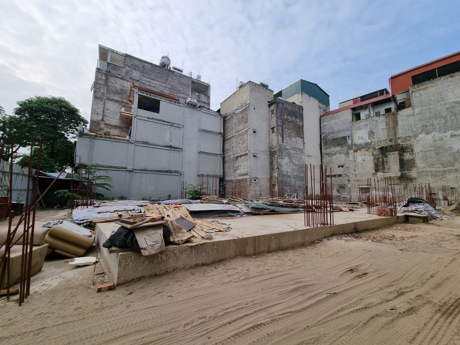 Hàng hiếm toà VP mặt phố Nguyễn Đình Hoàn, Cầu Giấy, 620m x 10T, 165 tỷ.