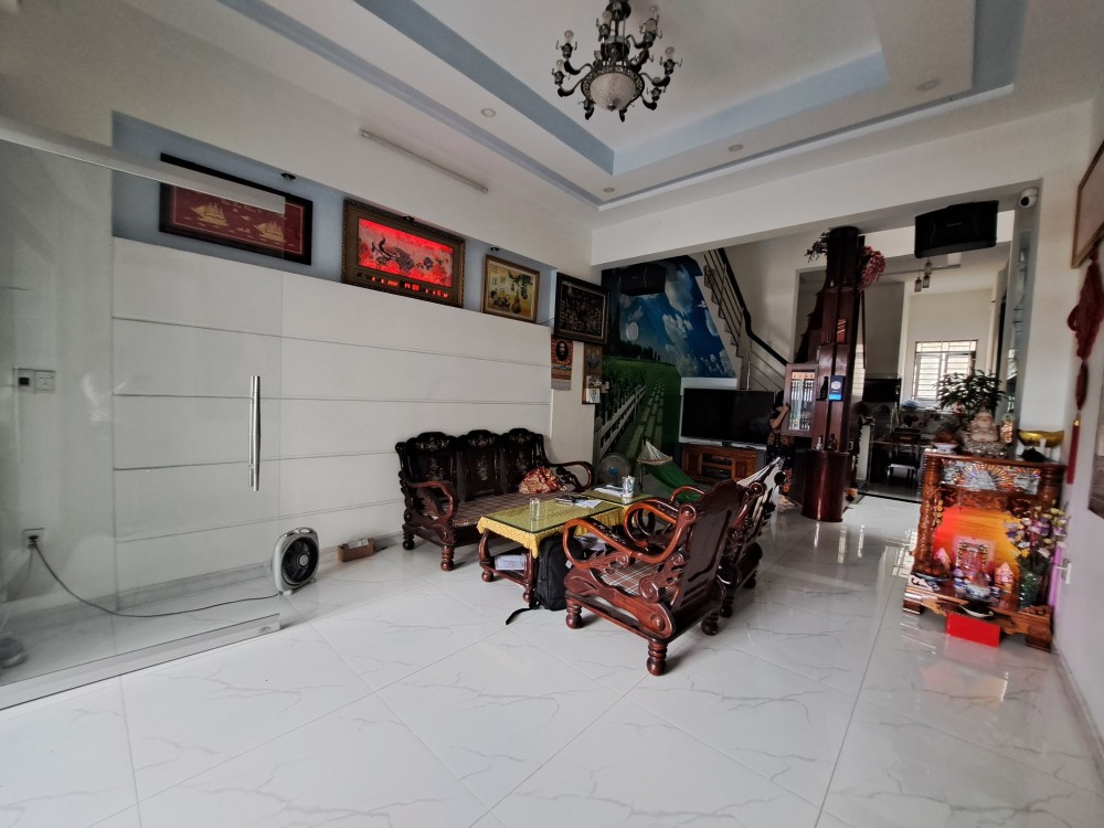 Bán nhà Nhà Bè, Đường Huỳnh Tấn Phát, Hẻm xe hơi, DT 76m2, 4 lầu, Giá còn thương lượng