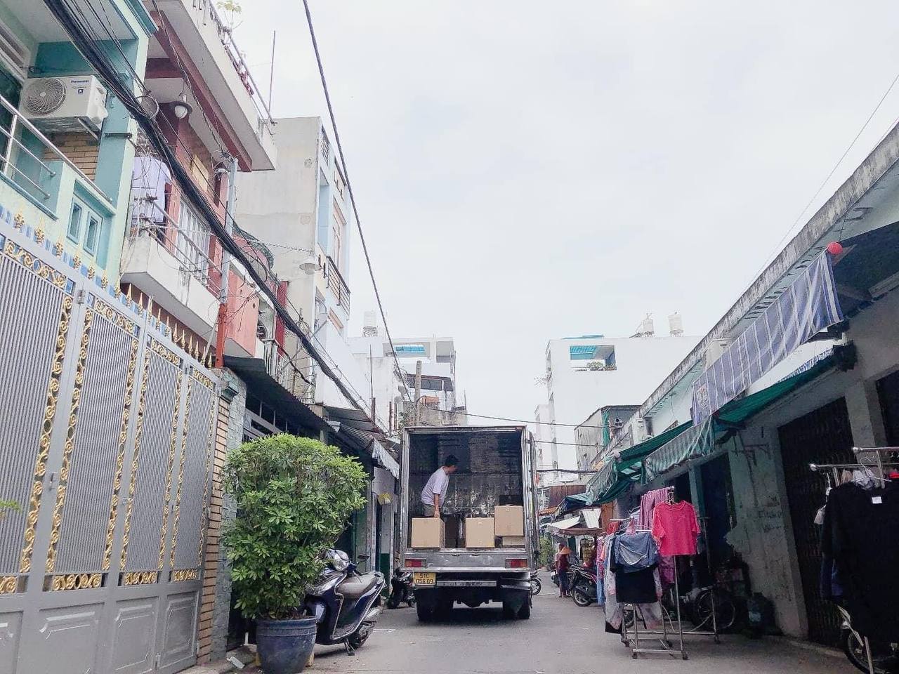 Bán nhà 3 tầng đường khuông việt, hẻm xe hơi tránh, 83m2 chỉ 9.7 tỷ