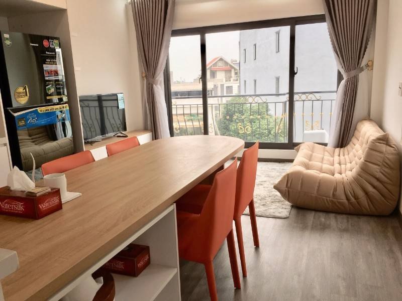 Cho thuê nhà riêng phố Ngọc Trì, DT 30m x 6T, MT 4.5m, nội thất đầy đủ. Giá 12 triệu.
