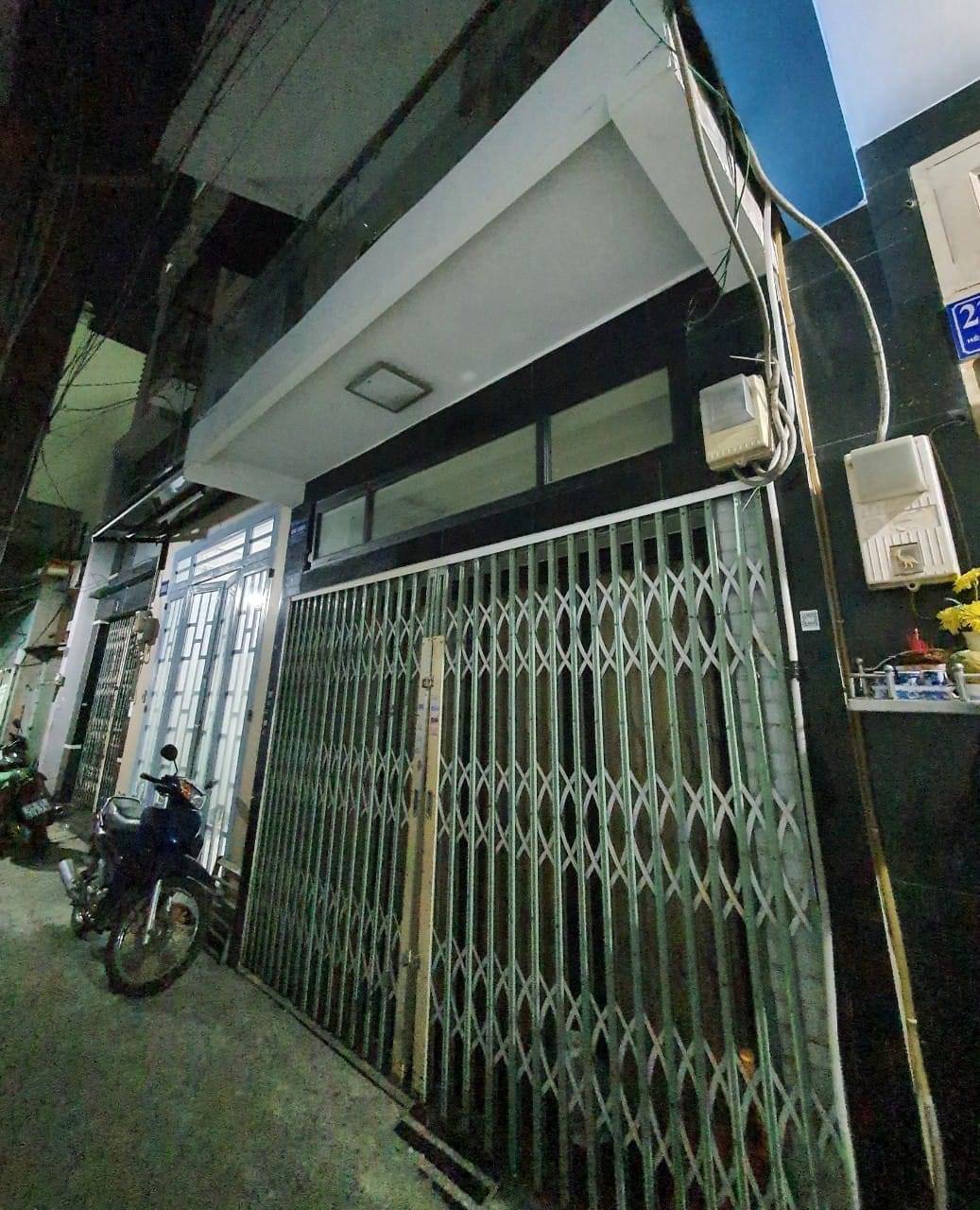 Bán nhà 2 tầng đường tân kỳ tân quý, hẻm 2.2m, 24m2 chỉ 2.4 tỷ