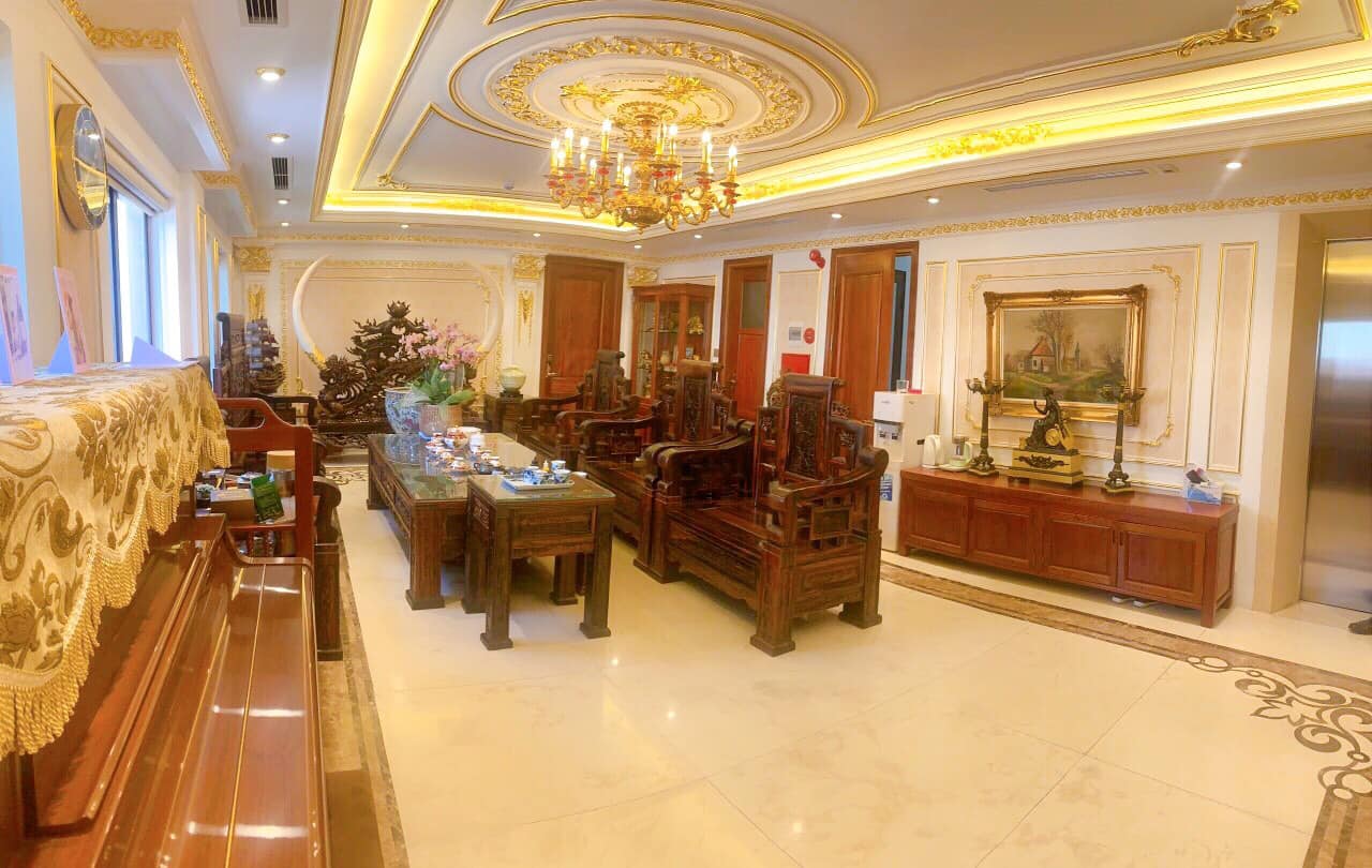 Bán nhà mặt Phố Kim Mã Ba Đình KD, thang máy, DT 190m2, 9T giá 108 tỷ