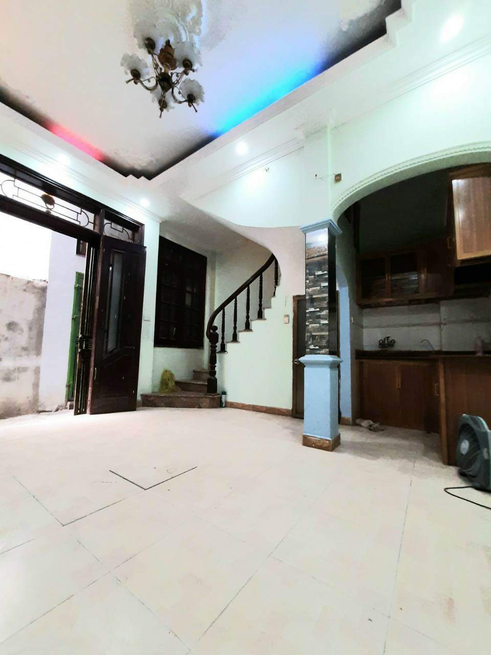 Bán nhà đường Trường Chinh, Trung tâm Đống Đa, diện tích 22m2, 4 tầng, CÁCH Ô TÔ 5m, giá 2,55 tỷ. Lh 0912929280