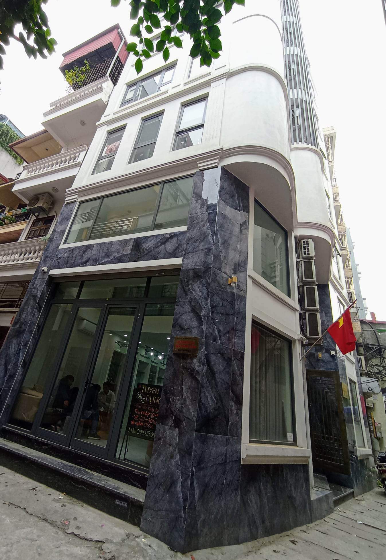 Bán nhà ngõ 226 Cầu Giấy, 80m2 - 7 tầng - 17 phòng - 120tr/ tháng.