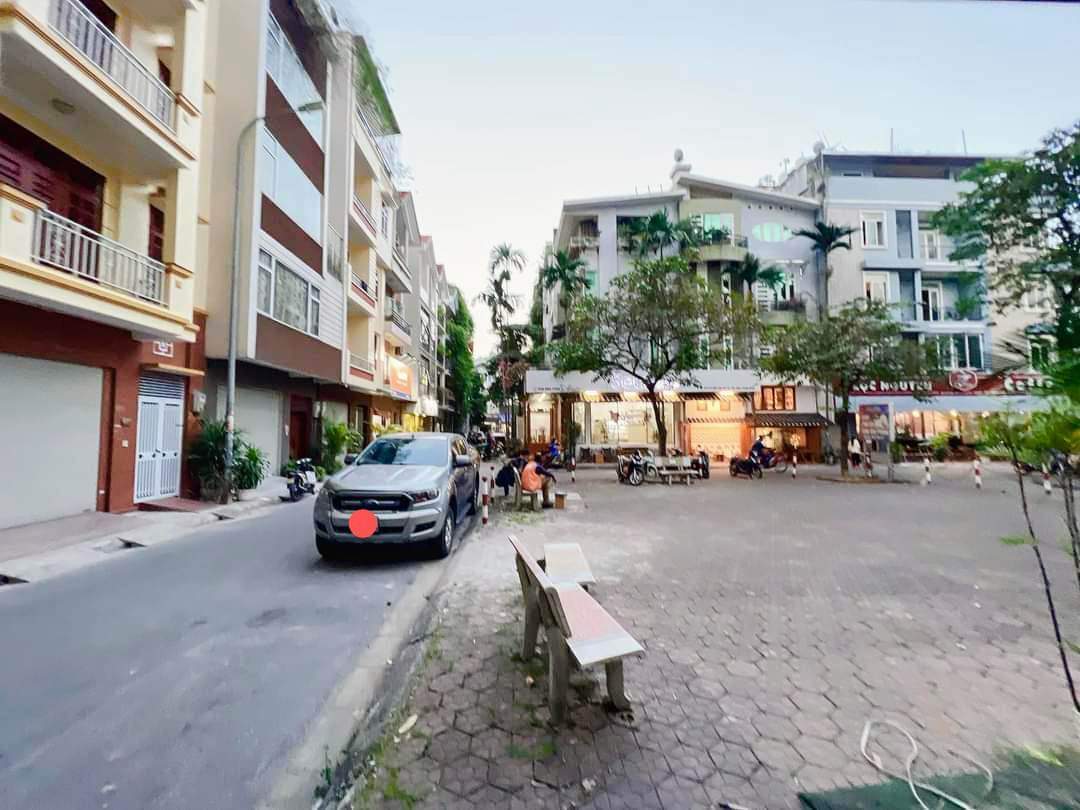 Bán nhà ngõ 180 Hoa Bằng; Cầu Giấy; phân lô 75m2 - 5 tầng, kinh doanh đa dạng.