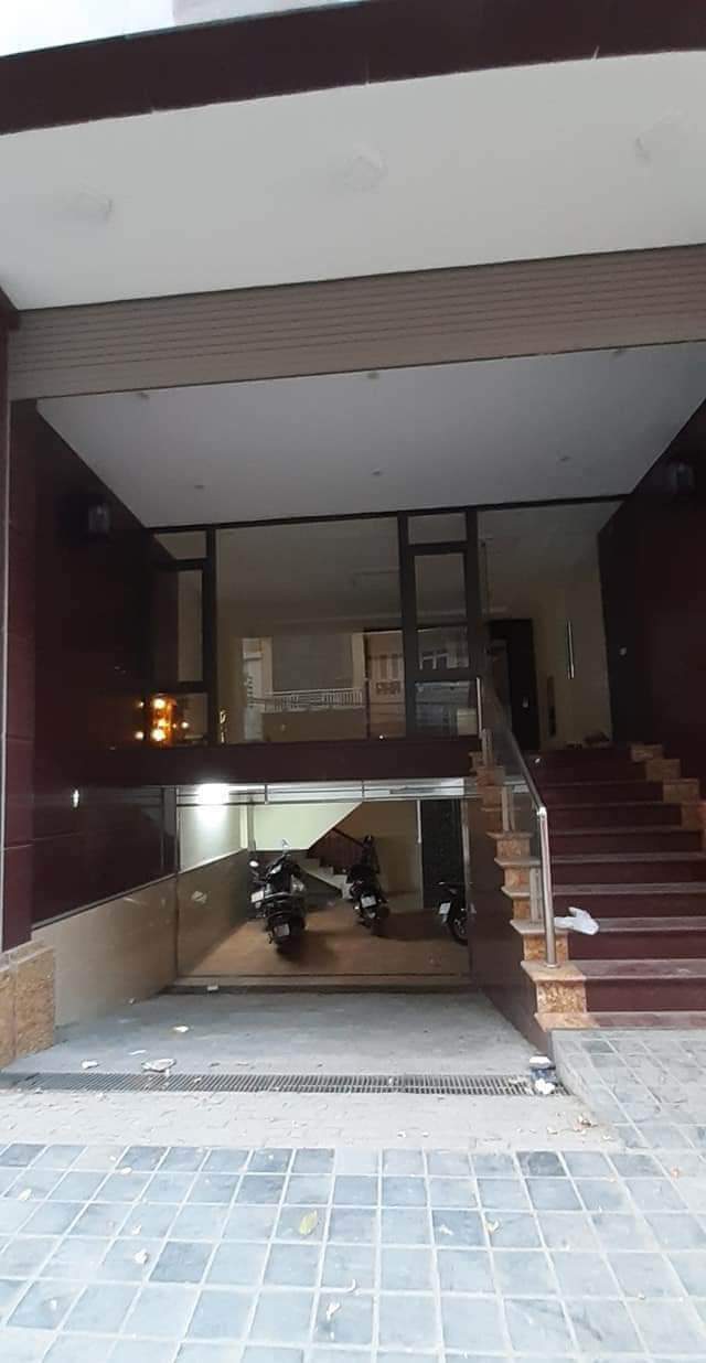 Bán nhà ngõ 60 Dương Khuê, Cầu Giấy; tòa văn phòng 9 tầng mới, đa dạng kinh doanh, dòng tiền cao.