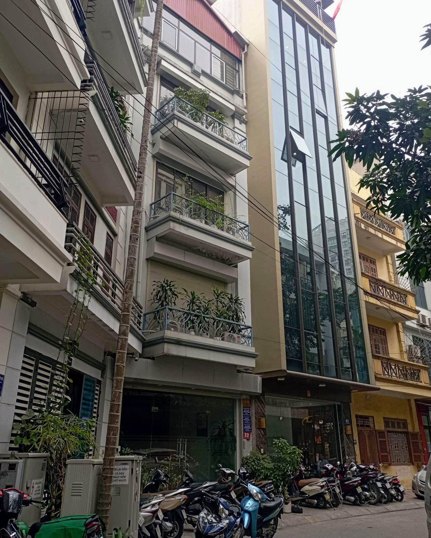 Bán nhà ngõ 72 Dịch Vọng, Cầu Giấy; 72m2 - 5 tầng - kinh doanh đa dạng.