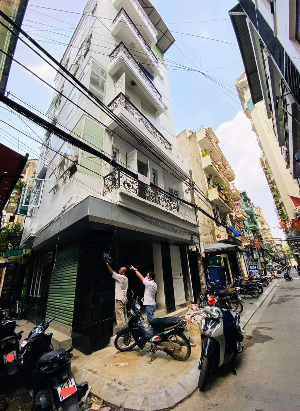 Bán nhà ngõ 56 Doãn Kế Thiện, Cầu Giấy; 6 tầng lô góc, vỉa hè rộng, ngõ ô tô, kinh doanh đa dạng.