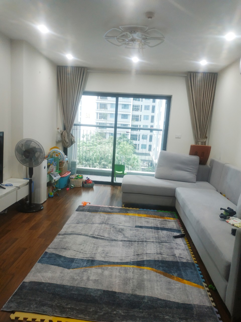 CHủ hàn nhờ BÁN căn hộ 3pn GOLDMARK city 136 Hồ Tùng mậu 115m giá bán 3ty9 bao phí liên hệ 0394392185