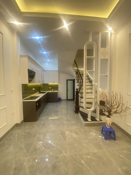 BÁN NHÀ ĐỐNG ĐA THỊNH QUANG , OTO ĐỖ CỬA MỚI KONG.35