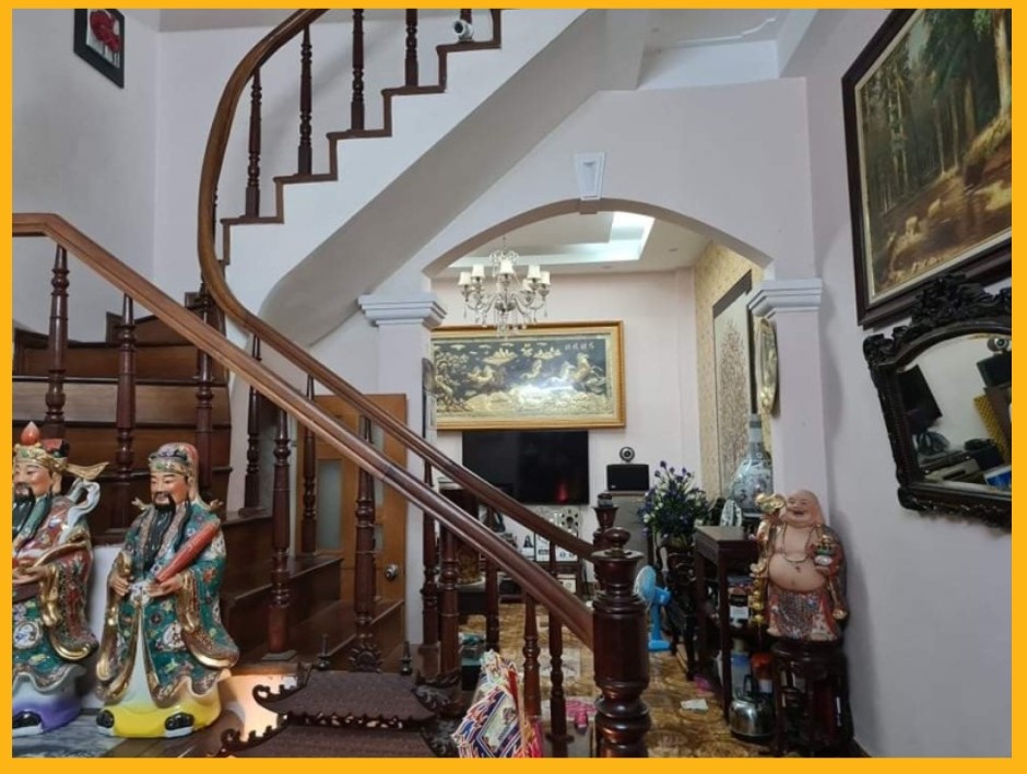 Vũ Tông Phan Ô Tô cách nhà 5m, đường rộng, bán nhanh để trả nợ, DT51m2 x 5 tầng, giá 4.3 tỷ.