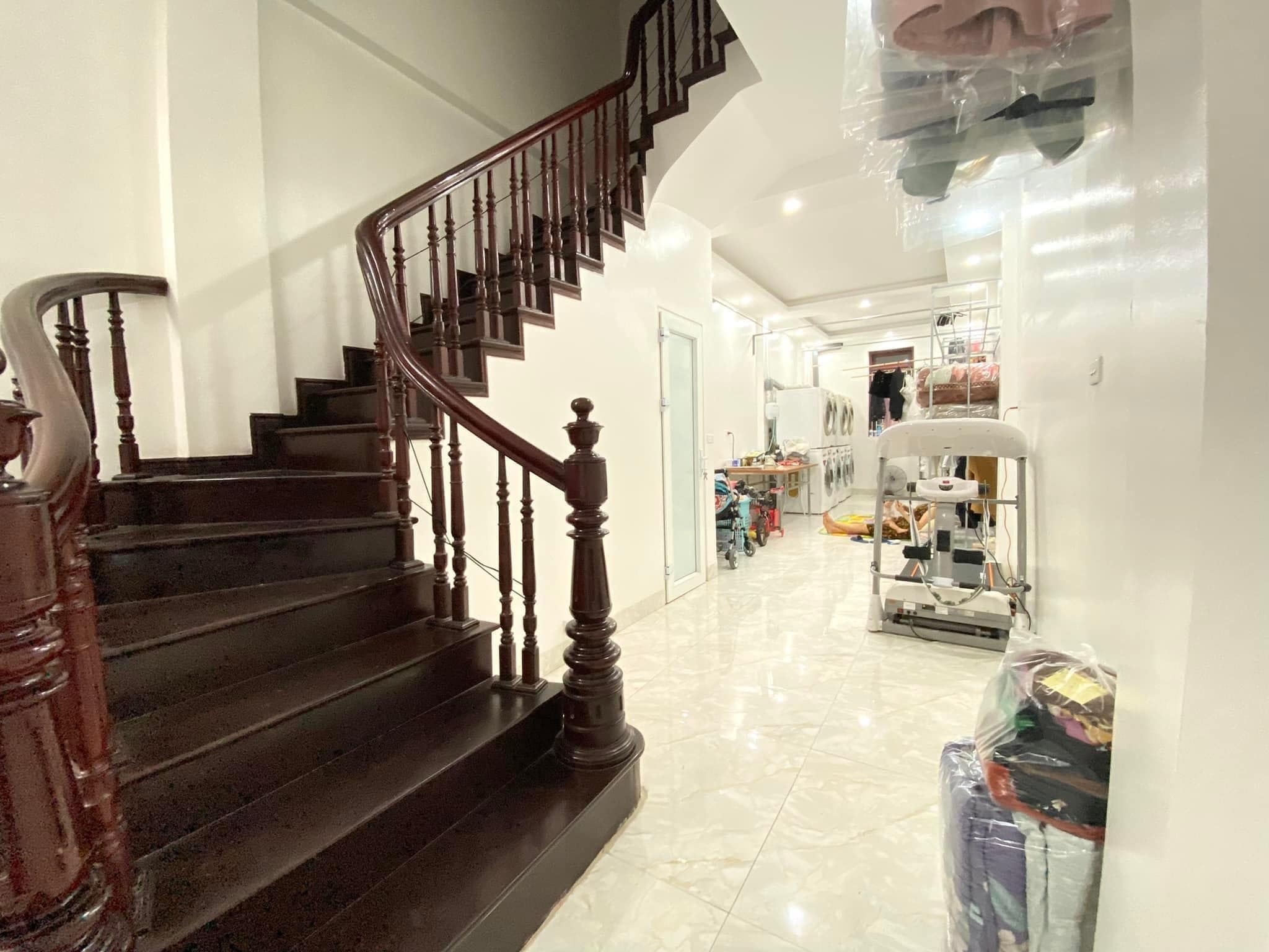 Bán nhà Đa 52mx6T,Yên Lãng, Đống ô tô qua nhà, ngõ thông, kinh doanh