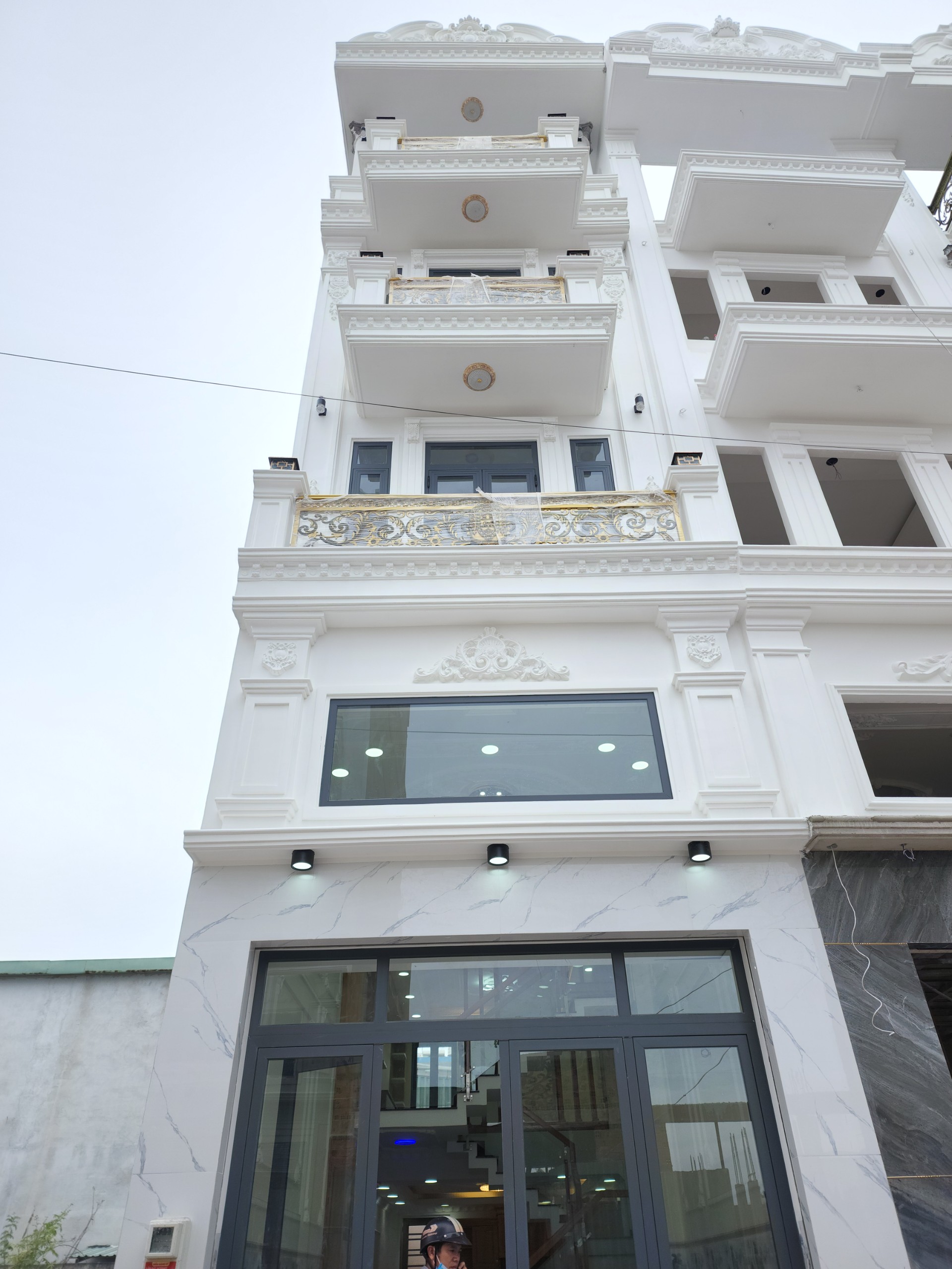 BÁN NHÀ MẶT TIỀN ĐƯỜNG HỒ VĂN LONG GIÁ RẺ BẰNG TRONG HẺM