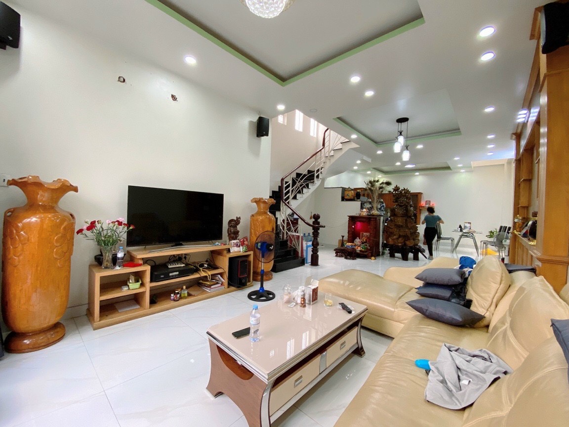 Cần tiền chữa bệnh bán gấp nhà cũ đường Chu Văn An Q,BThạnh 65m2/TT giá chỉ 970tr nhận nhà ngay shr gần chợ cây điệp LH Vi