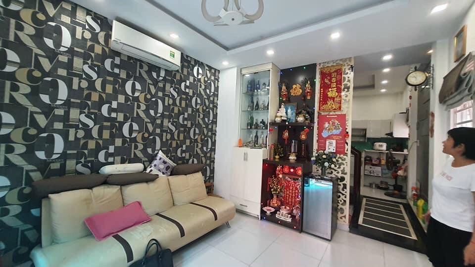 Vỡ nợ lô đề bán gấp nhà 1 lầu 3 phòng đường Bạch Đằng Q.Bthạnh 63m2 giá TT 945tr gần chợ tiện KD hẻm tận 5M SHR