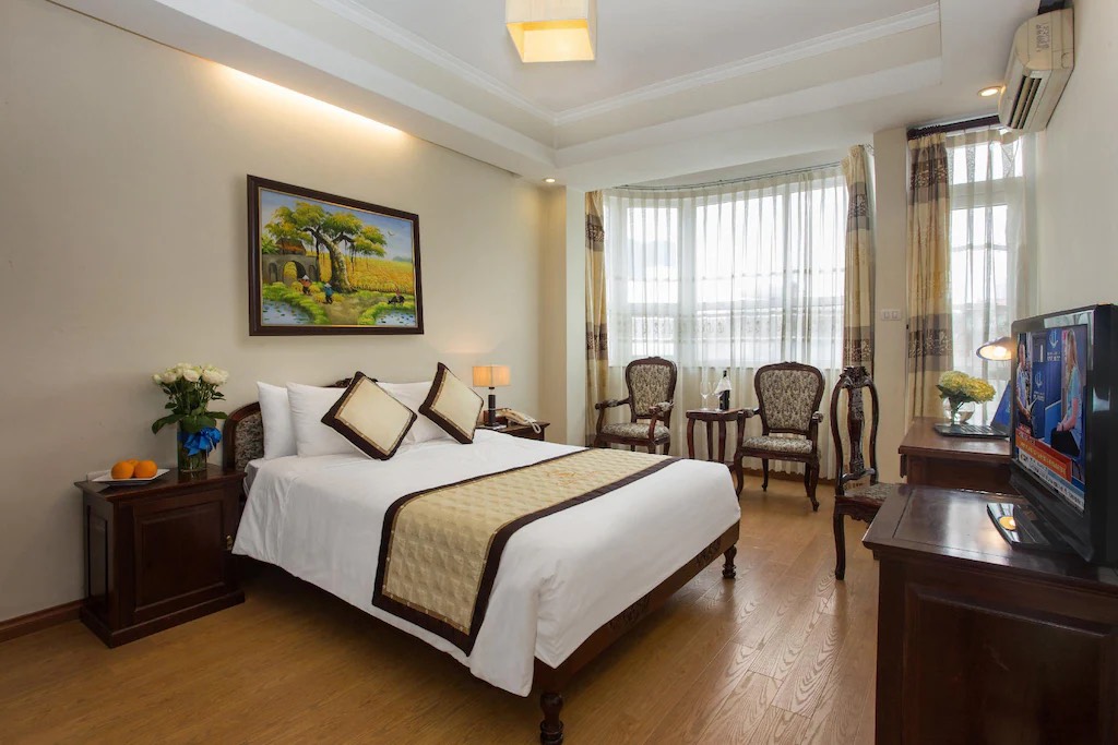 Cho thuê nhà MP Mai Hắc Đế, DT 70m x 9 tầng, MT 5m, thang máy, tầng chia 2 phòng, giá 95 triệu