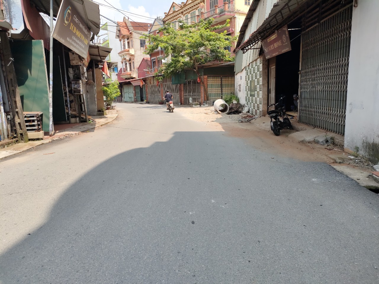 Đang nợ ngân hàng cần b á n gấp giảm 300 tr cho anh em đầu tư . VIEW hồ thoáng mát mà giá chỉ 1 , 7 tỷ lại còn đường