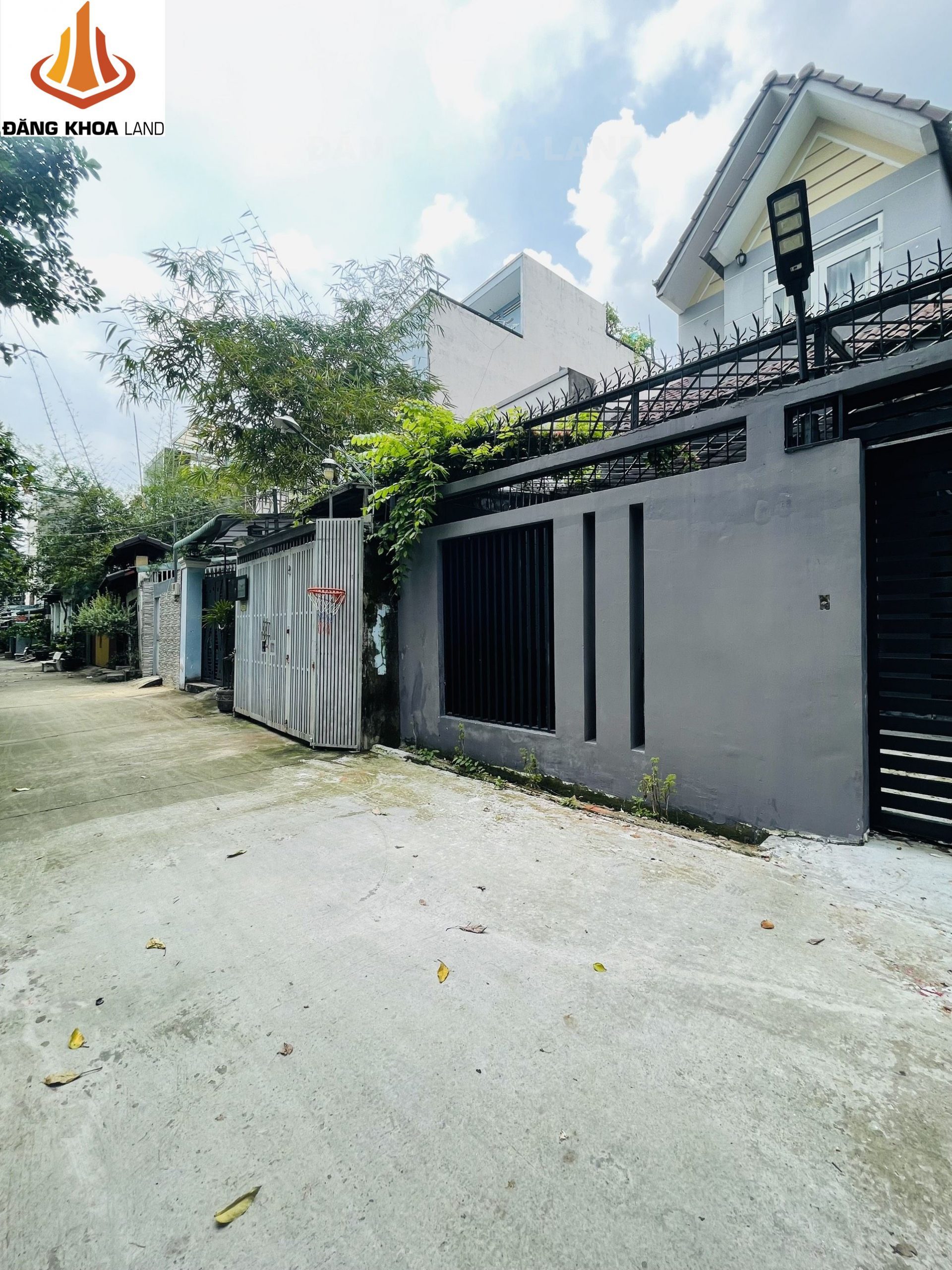 Chủ ngộp cần bán gấp nhà biệt thự đường 24 - Linh Đông, nhà đẹp giá giảm mạnh.