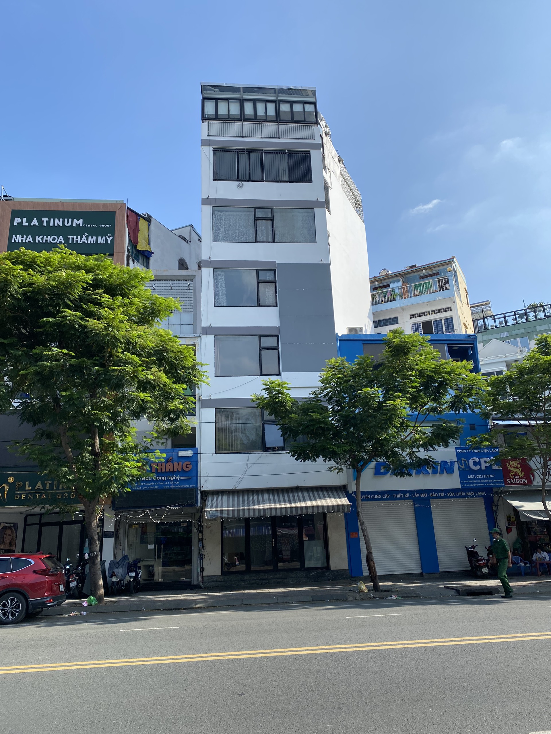 Kẹt nợ bán gấp gáp Mặt tiền Nguyễn trãi Quận 5, 3,8 x10, 5 tầng giá chỉ 18,9 tỷ