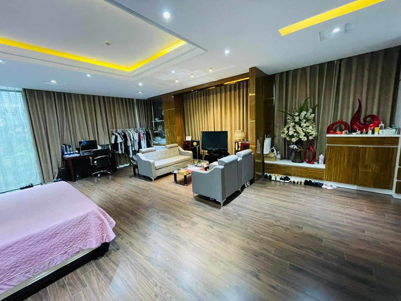 BÁN KHÁCH SẠN MÃ MÂY, VỊ TRÍ ĐẮC ĐỊA, DOANH THU KHỦNG, 220M, 7 TẦNG, MT 7M, 30 PHÒNG, NHỈNH 170 TỶ