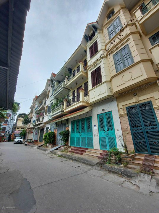 BÁN NHÀ NGUYỄN VĂN CỪ -KINH DOANH MẶT TIỀN LỚN 6.5M -Ô TÔ VÀO NHÀ 75M2* GIÁ CHÀO 9.7 Tỷ.