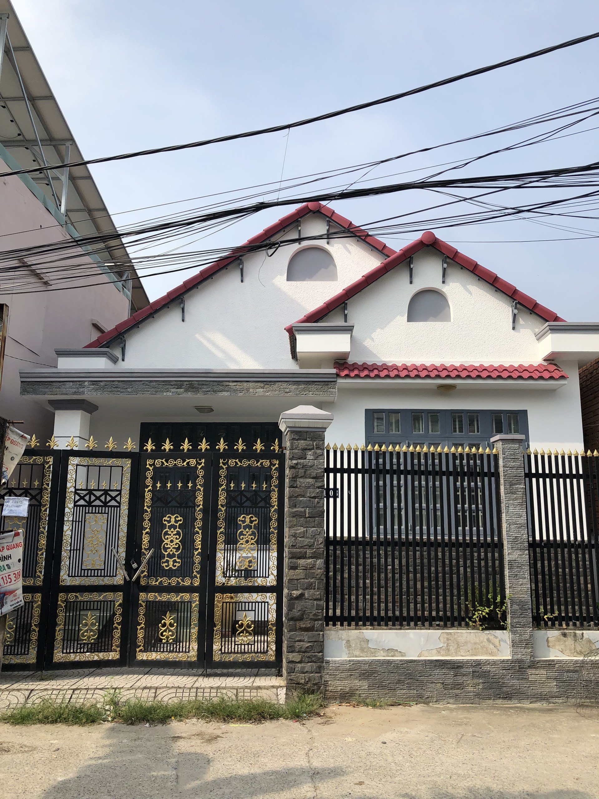 Cần bán gấp căn nhà mặt tiền Võ Văn Hát, Long Trường, Quận 9 (TP. Thủ Đức).